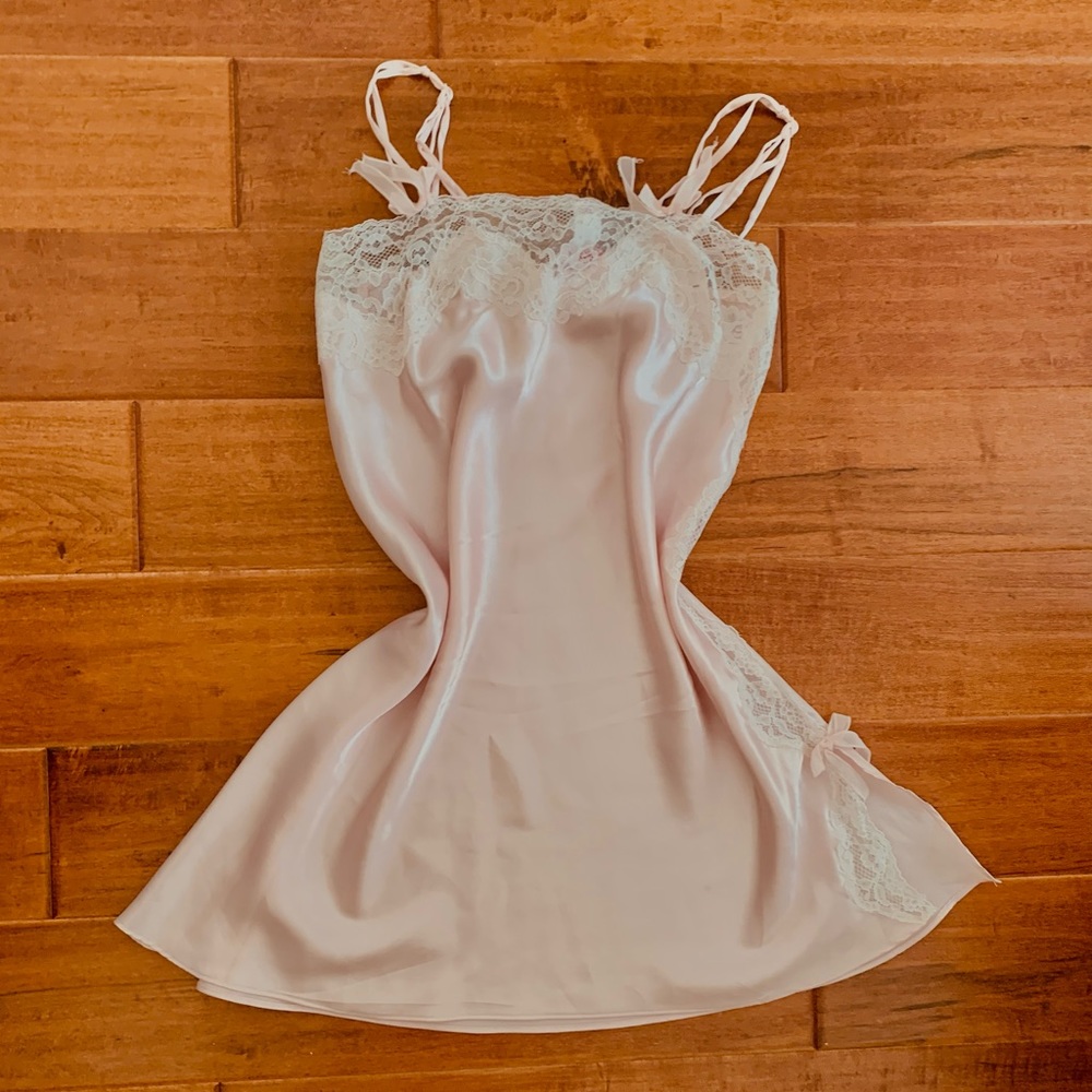 SOLD Oscar de la Renta XS pink lace slip dress